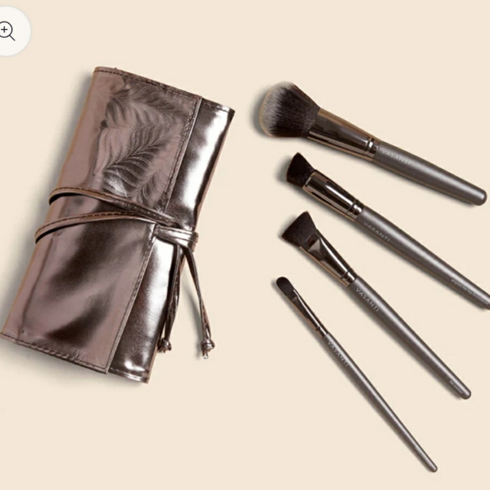 VASANTI COSMETICS CURATED 4PC FACE BRUSH SET
